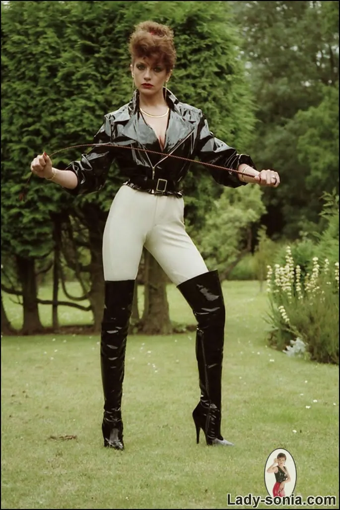 Lady Sonia 'Jodhpurs dominatrix' starring Lady Sonia (Photo 6)