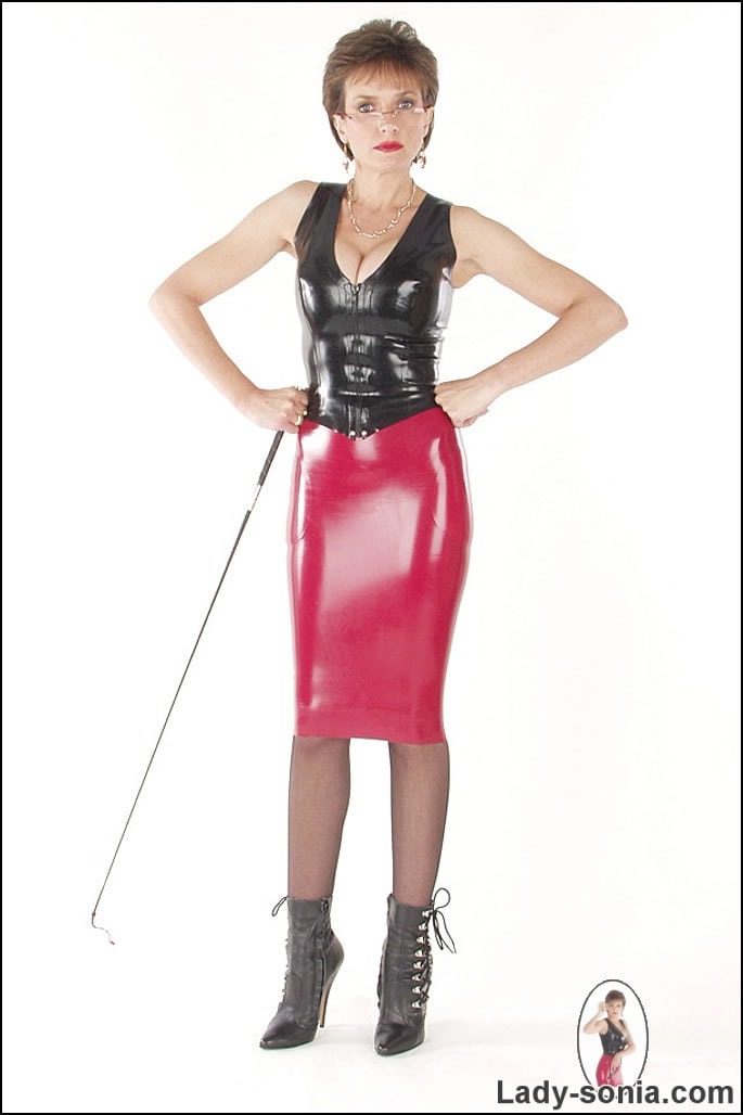 Lady Sonia 'Rubber mistress' starring Lady Sonia (Photo 2)
