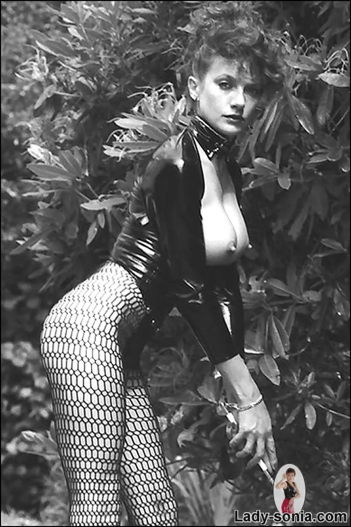 Lady Sonia in 'Vintage leggy domme' from 'Lady Sonia' (Photo 9) Lady Sonia 'Vintage leggy domme' starring Lady Sonia (Photo 9)