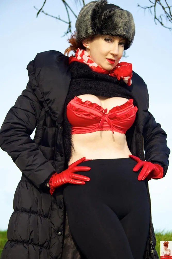 Red XXX 'Country Red' starring Red XXX (Photo 2)