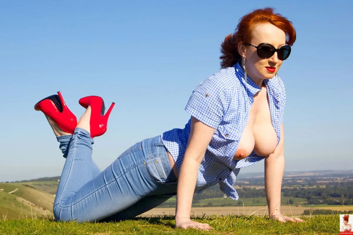 Red XXX in 'Hill' from 'Red XXX' (Photo 4) Red XXX 'Hill' starring Red XXX (Photo 4)