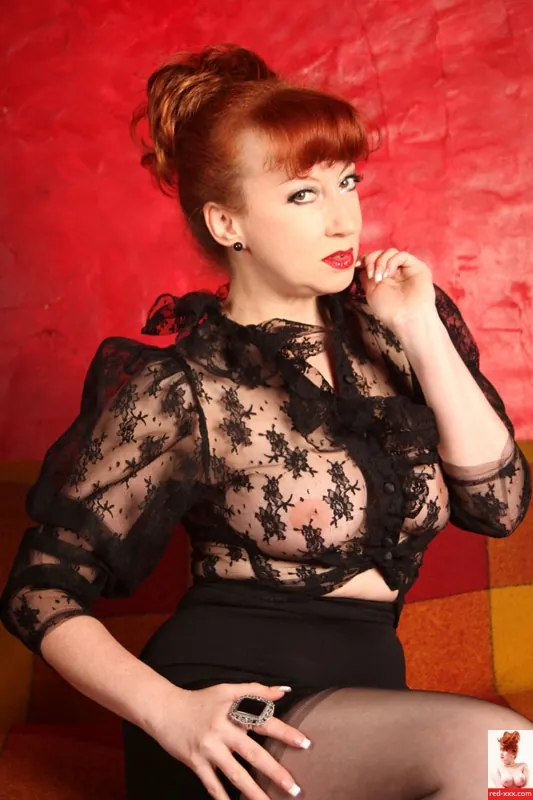 Red XXX 'Pointy' starring Red XXX (Photo 4)